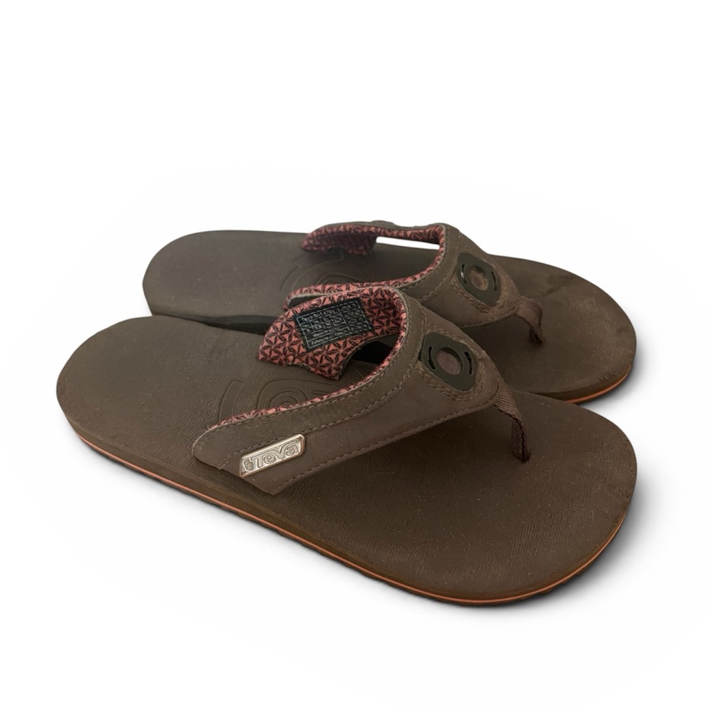 Teva size 5 flip flops thong sandal outdoors water comfortable hiking walking